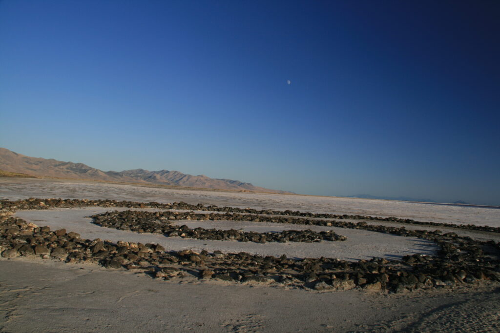 Land Art : le sable et la neige comme toile naturelle