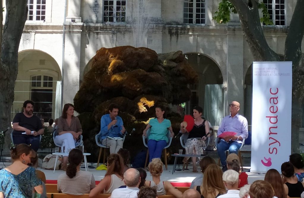 En introduction, Olivier Py, qu’on croise souvent sur son vélo dans la ville, a parlé de “la révolution verte” du festival d’Avignon.