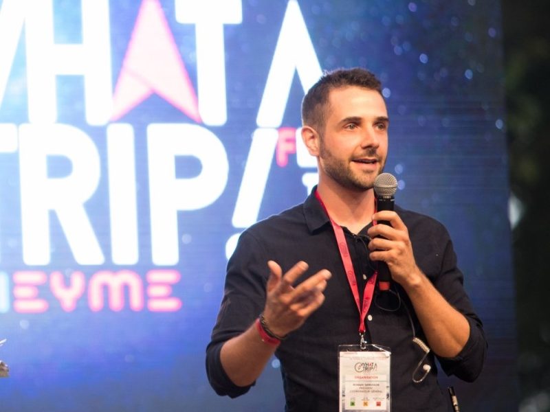 Romain Tarrusson, le fondateur de What A Trip, évoque le bilan carbone de voyage en avion et le futur label vert de son festival.